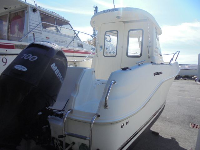 slider 13 Quicksilver Pilothouse 580